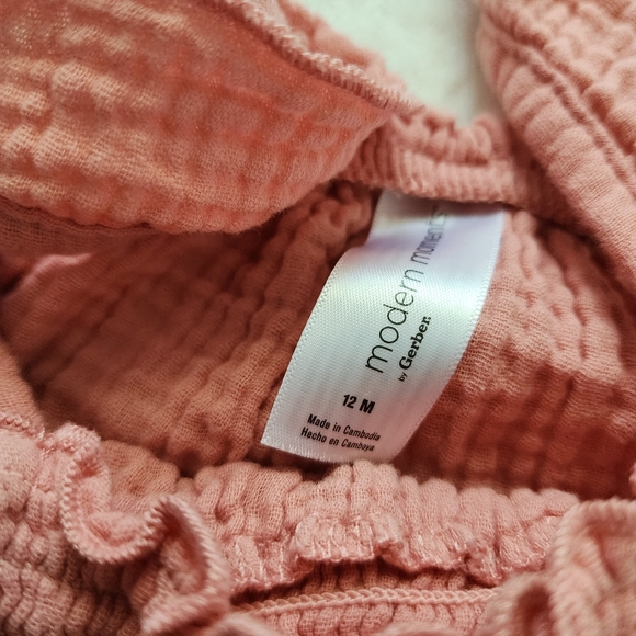 Modern Moments Flutter Sleeve Gauze Rompers - Picture 4 of 4